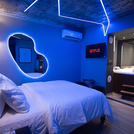 The Bubbles - Jacuzzi Hotel تيرانا المظهر الخارجي الصورة