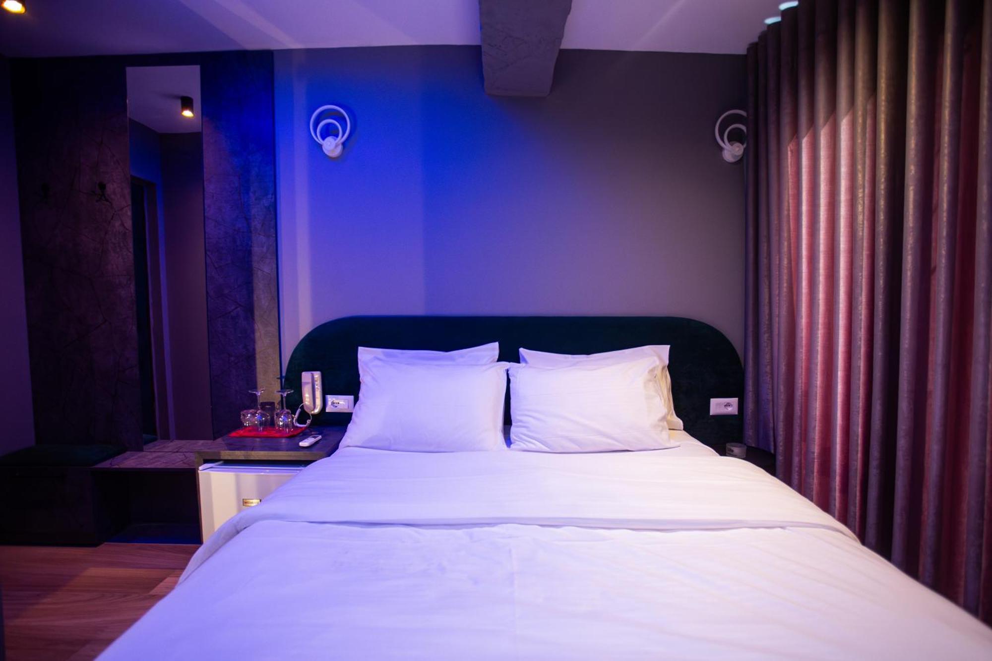 The Bubbles - Jacuzzi Hotel تيرانا المظهر الخارجي الصورة