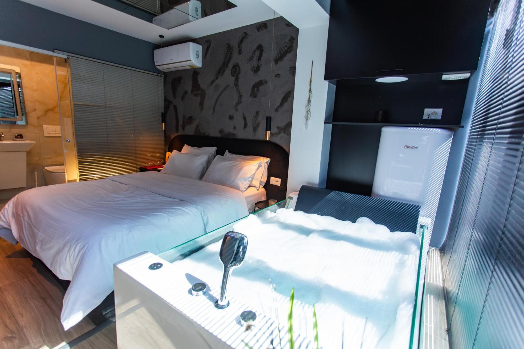The Bubbles - Jacuzzi Hotel تيرانا المظهر الخارجي الصورة